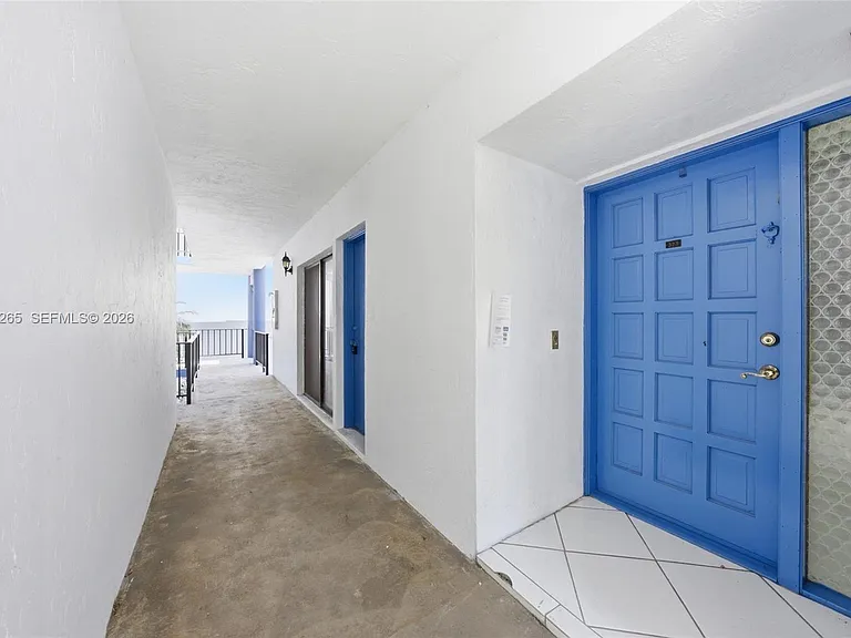 6010 S Falls Circle Dr #323 — Photo 5