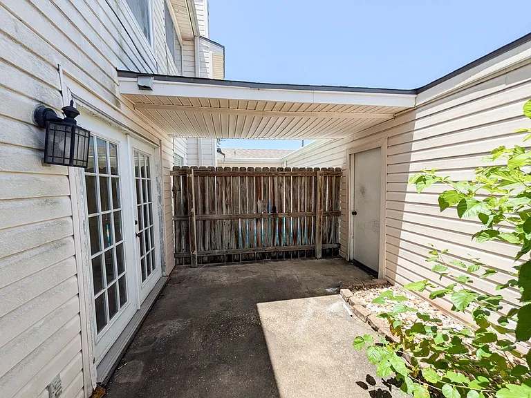 956 Sunmeadow Dr — Photo 16