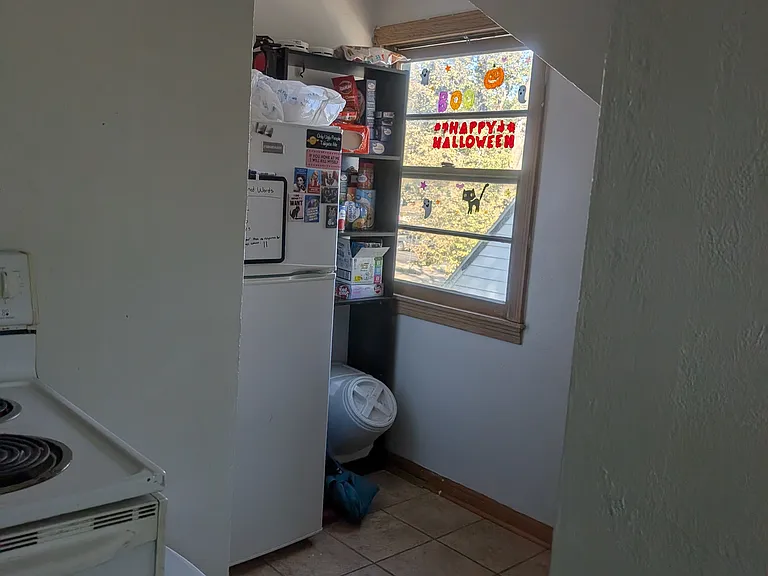 206 Ash St #D — Photo 6