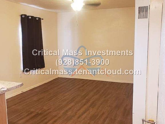 5th image of 210 E Cherry St
