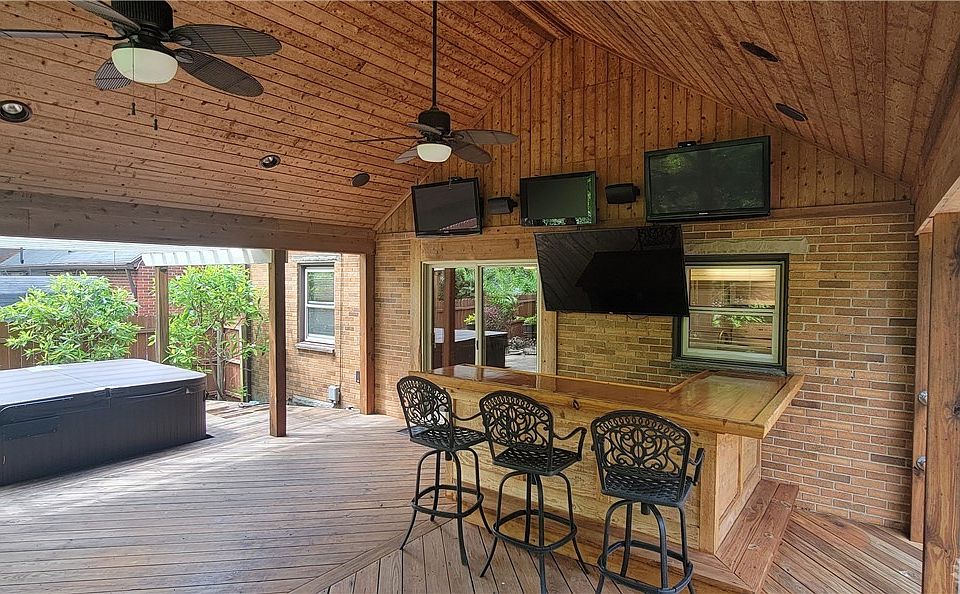 1st image of 818 Greenmount Blvd