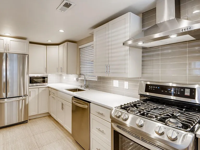 900 S Harrison St #1 — Photo 4