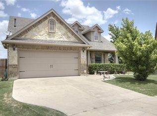 620 Lazy Crest Dr, Fort Worth, TX 76140