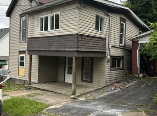 405 Adams St, Mannington, WV 26582