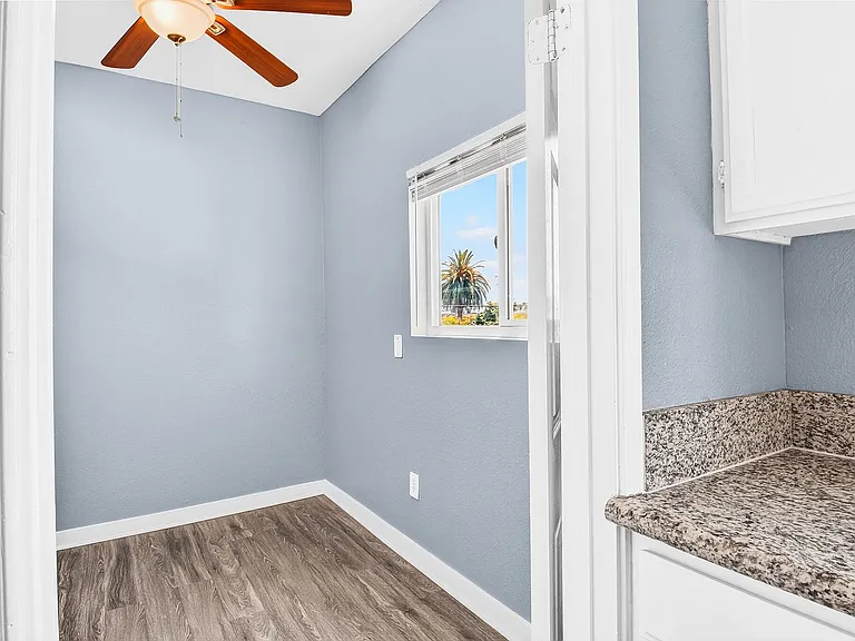 2212 Myrtle Avenue — Photo 10