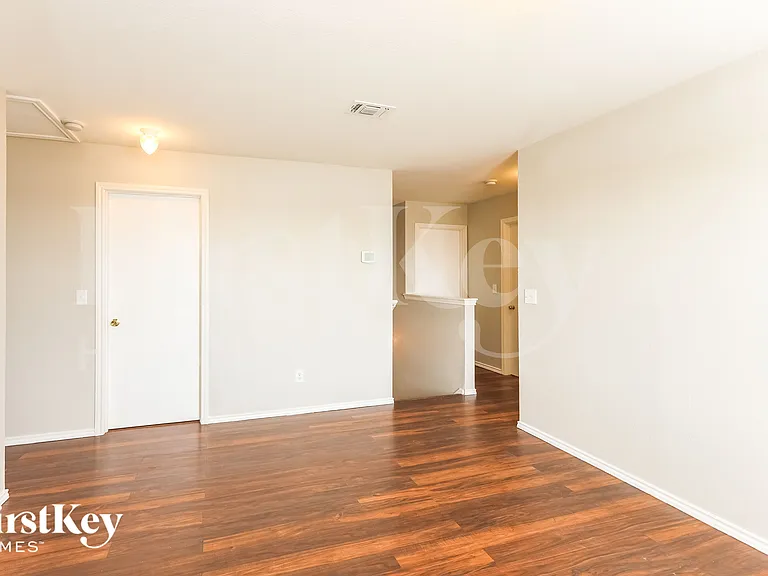 9231 Dublin Hts — Photo 8