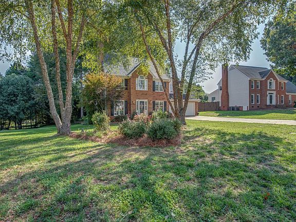 4th image of 2880 Colony Woods Dr