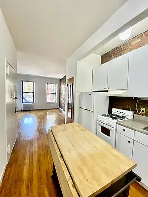 Rented by CMV Realty Inc. | media 15