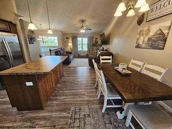 4th image of 137 Ashbury Ln