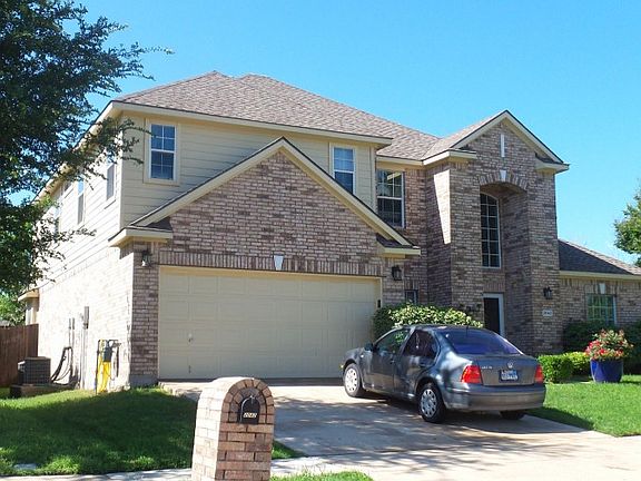 3rd image of 2042 Lake Fork Ln