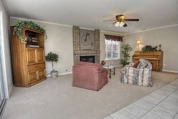 4th image of 808 Feather River St