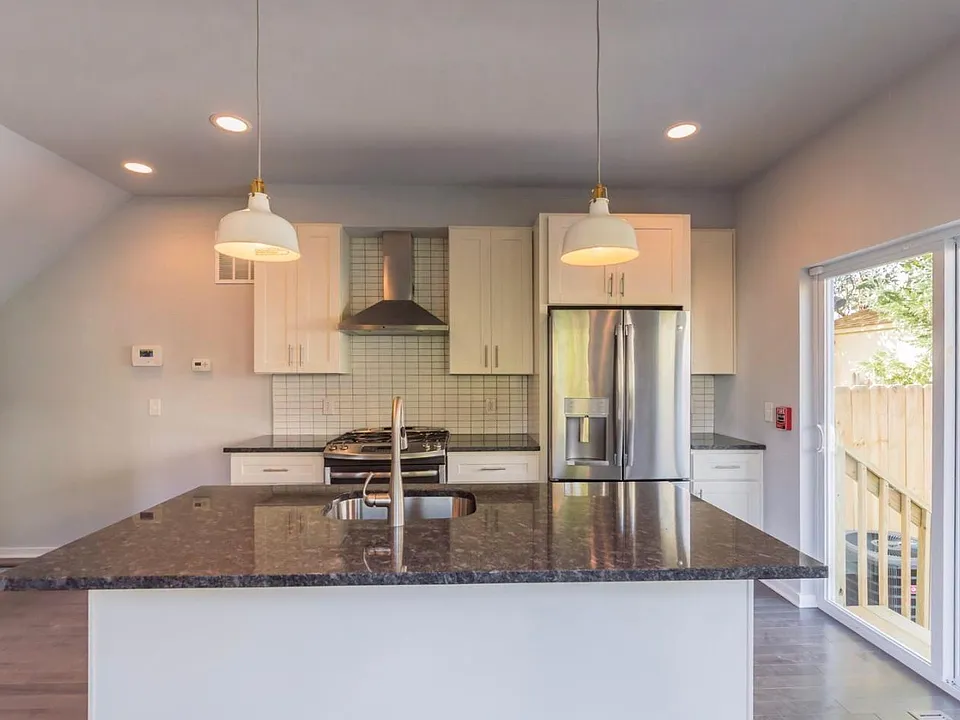 Eat In Kitchen