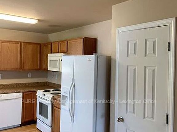5th image of 219 W 4th St APT B