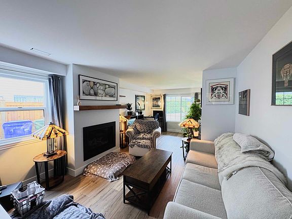 4th image of 7016 Rochester Ave #B