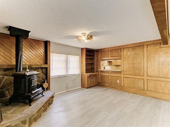 5th image of 1861 Glenda Ct