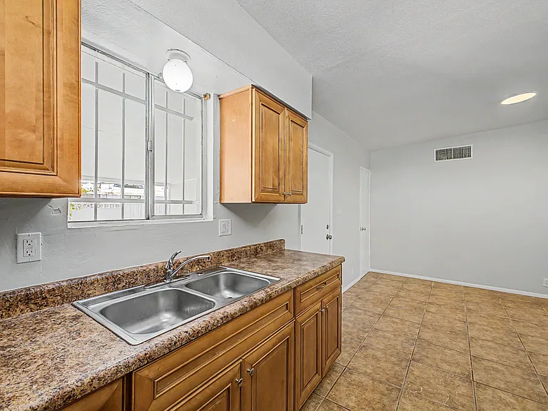 3543 W Puget Ave — Photo 9