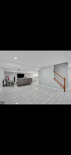 16025 Hayes Ln Photo 1