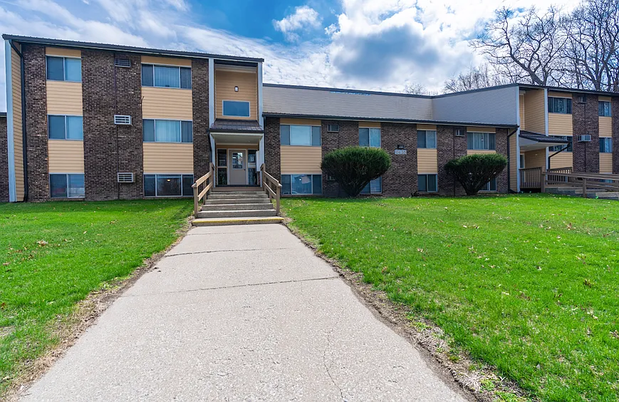 6420 Evergreen Ave #205
