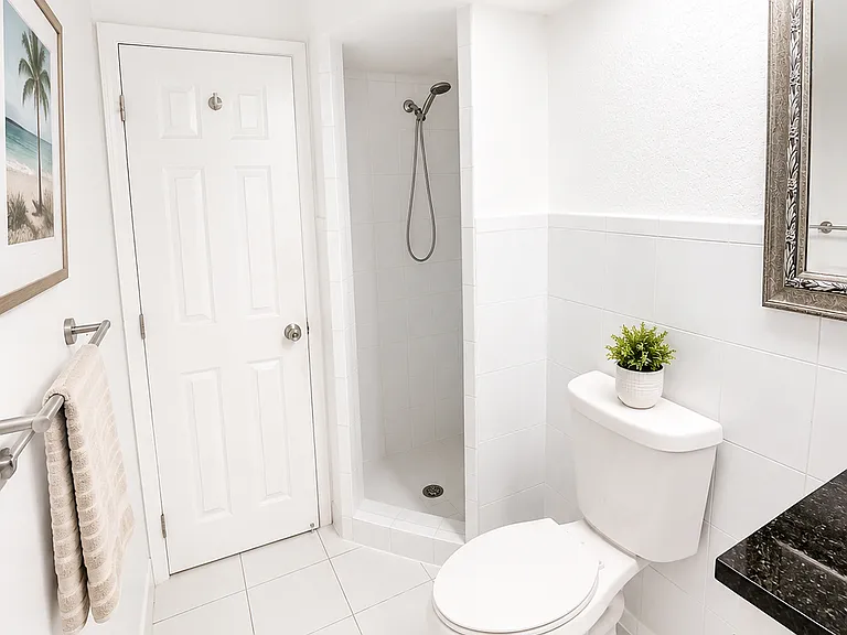 2175 NE 56th St #56 — Photo 5