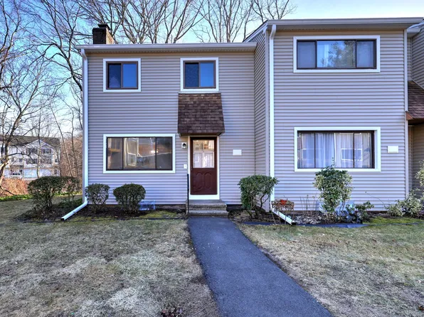 34 Orangewood West #34, Derby, CT 06418