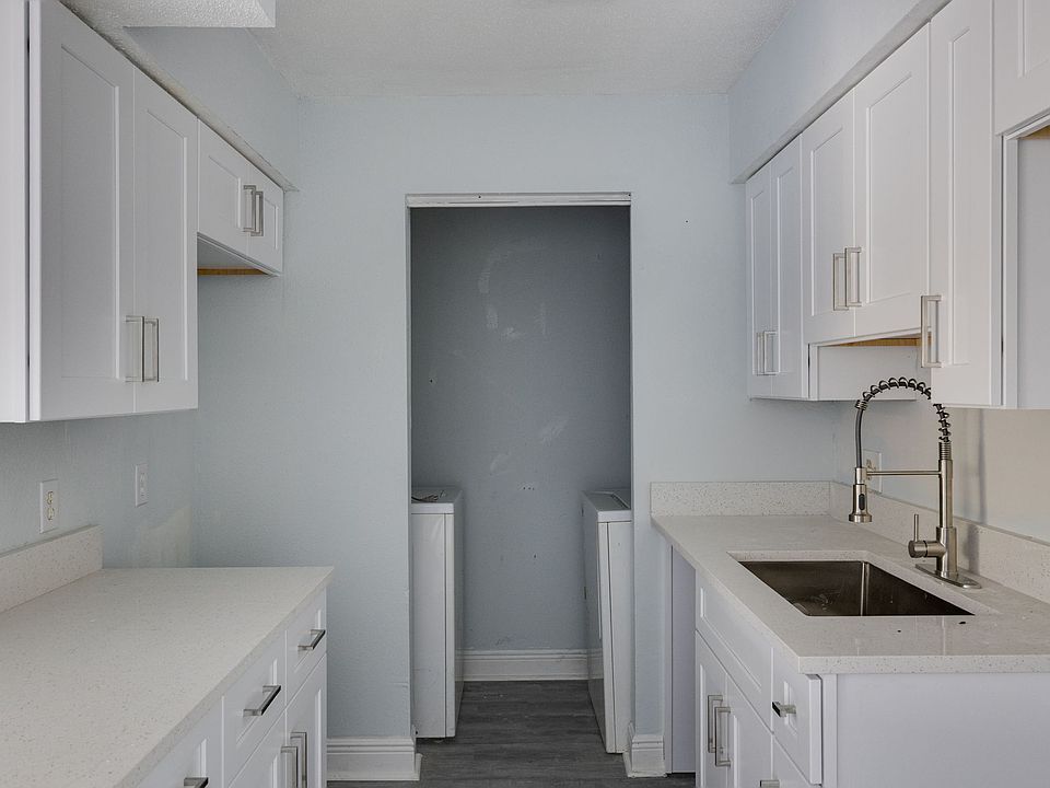 1st image of 2845 Winkler Ave APT 319