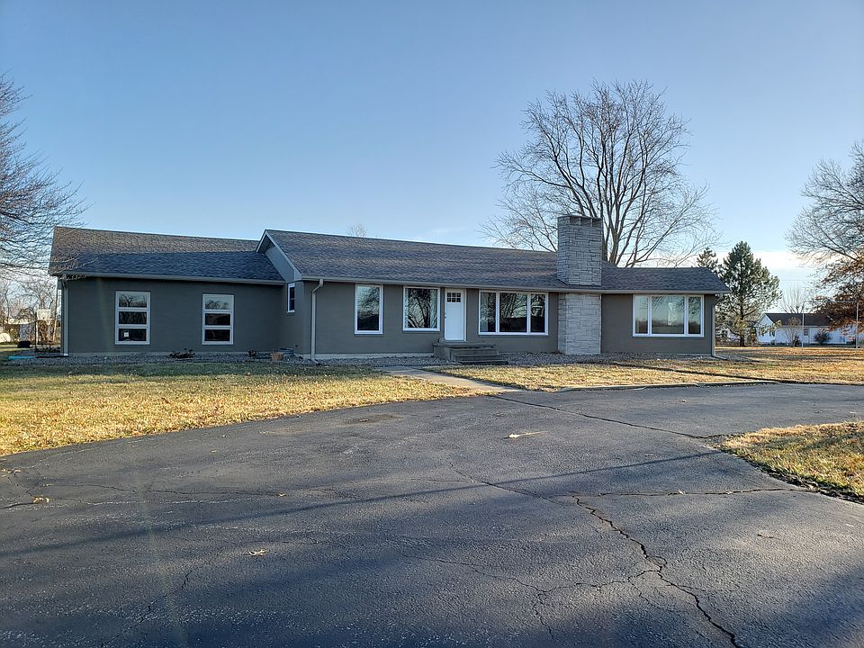 1st image of 707 E Highway 24