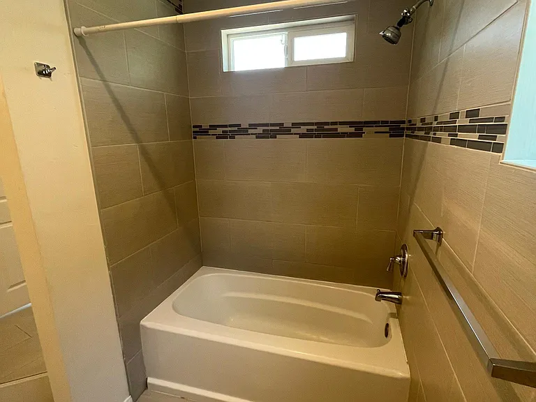 6814 Waite Dr — Photo 44