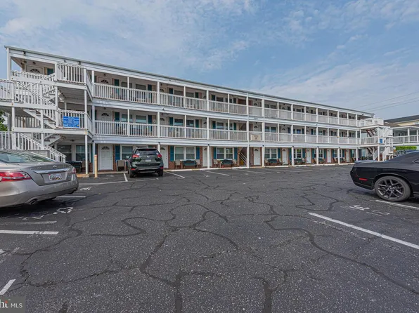 206 8th St Unit 3, Ocean City, MD 21842
