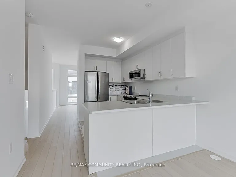 799 Heathrow Path — Photo 18