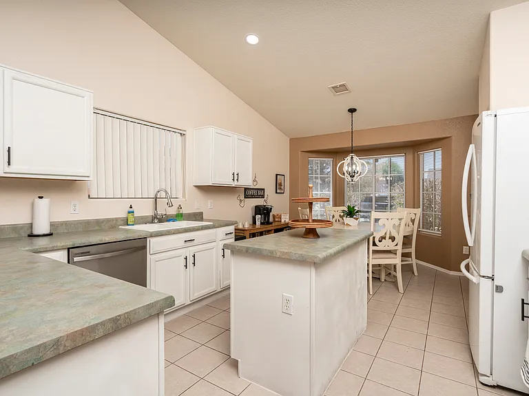 1762 E Sycamore Rd — Photo 6