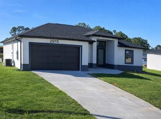 2915 24th St W, Lehigh Acres, FL 33971