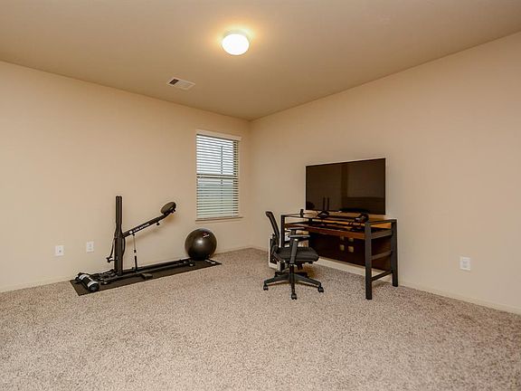 3rd image of 10111 Tallcrest Ln