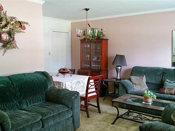 3rd image of 3001 Shaftsbury St