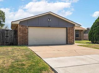 220 SW 76th St, Lawton, OK 73505