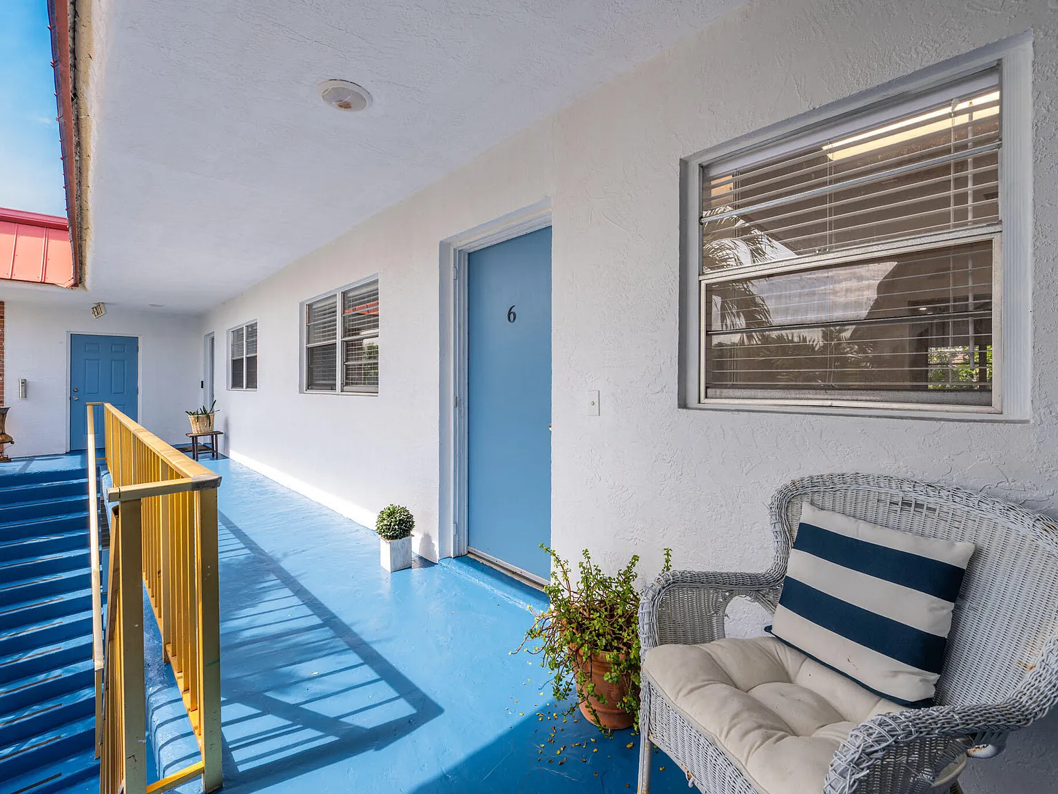 2 bed, 2.0 bath, 1000 sqft, $2,495 — Photo 3