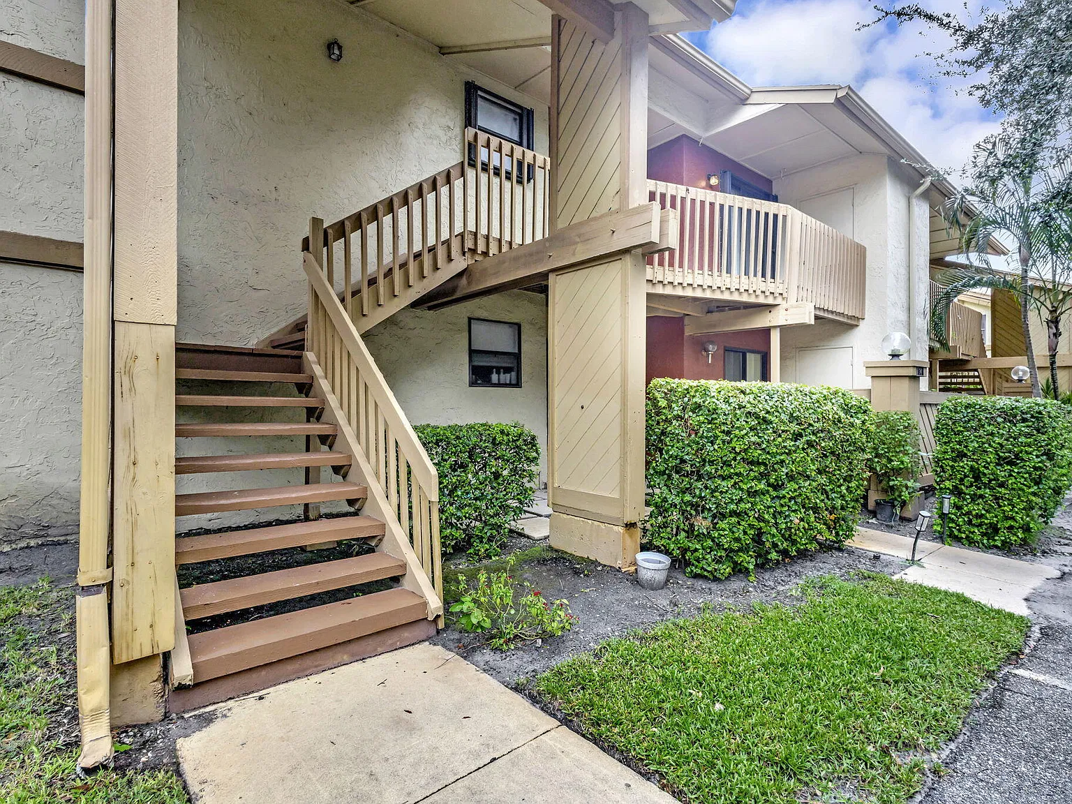 2 bed, 2.0 bath, 1180 sqft, $2,200 — Photo 3