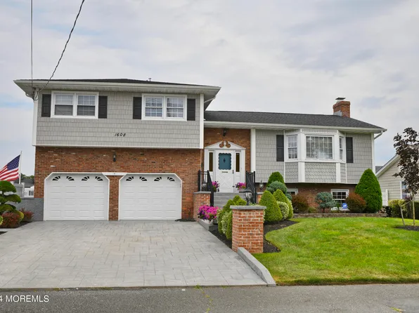 1608 Blue Heron Court, Point Pleasant, NJ 08742