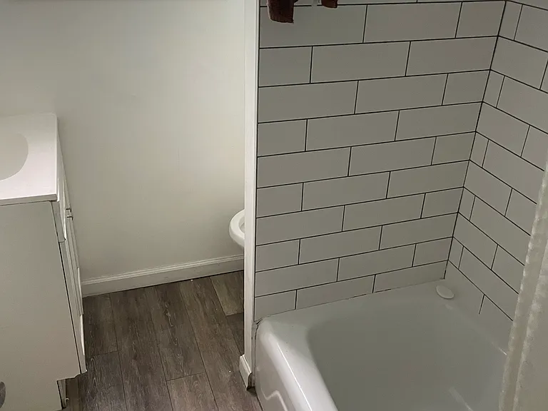 174 Boyd Ave #1 — Photo 5