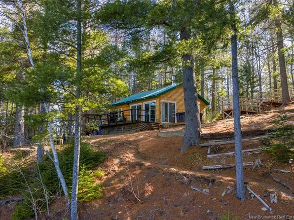 45 Gesner Ln, Wellington, NB E4V 0A1