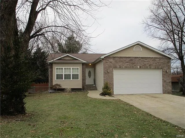 223 Bender Ave photo 1