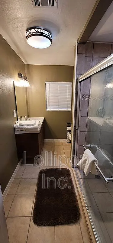 2 bed, 1.0 bath, 1000 sqft, $1,400 — Photo 2