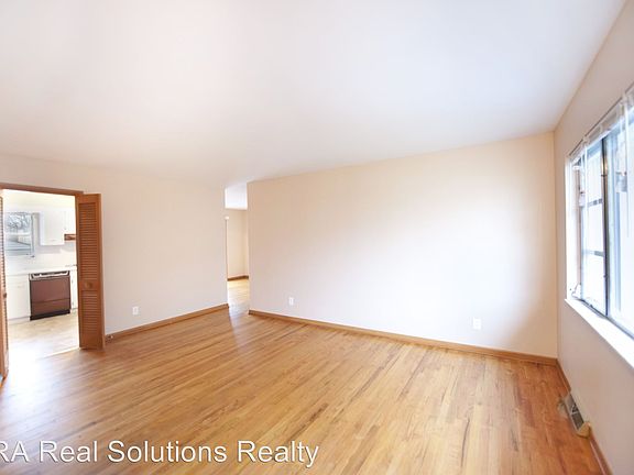 3rd image of 5619 N Meadows Blvd