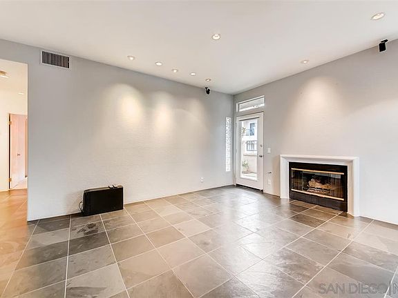 5th image of 7215 Calabria Ct Unit 80