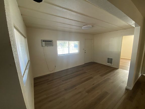 3rd image of 5445 Live Oak Dr