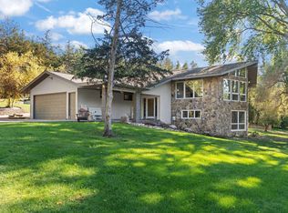 326 S Cove Rd, Hudson, WI 54016