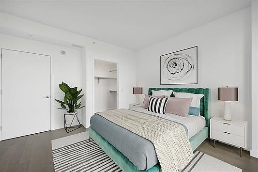 5th image of 75 Park Ln #1503R