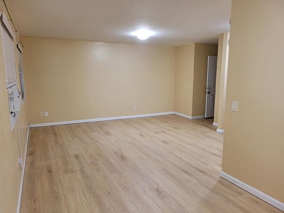 5th image of 995 Mission Dr #3