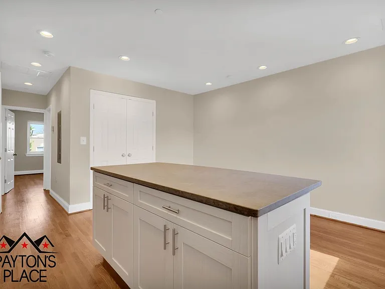 332 19th St NE — Photo 21