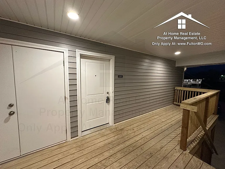 2620 N Bluff St #203 — Photo 4