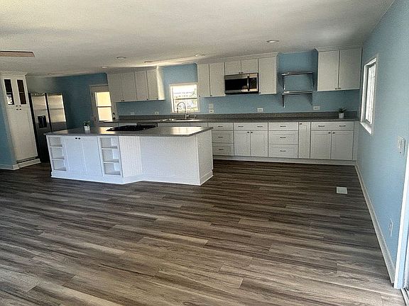 5th image of 168 Costa Cir